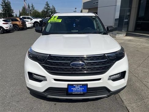 Used 2022 Ford Explorer XLT w/ Equipment Group 202A AWD/4WD image 3