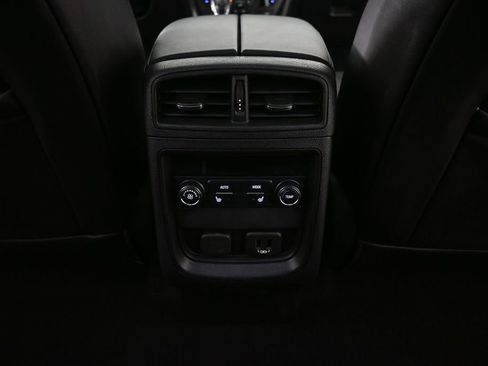 Used 2019 Buick Envision Essence image 17