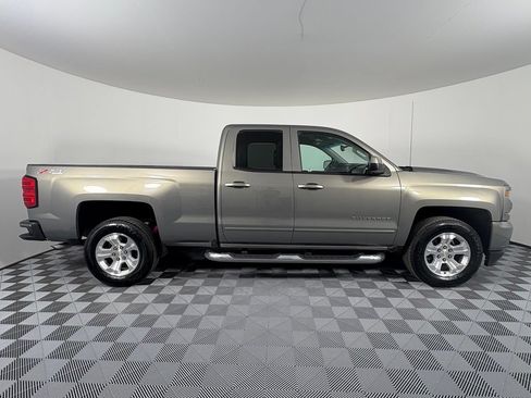 Used 2017 Chevrolet Silverado 1500 LT w/ All Star Edition AWD/4WD image 7