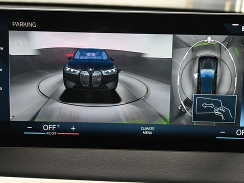 Used 2023 BMW iX xDrive50 w/ Sport Package image 16