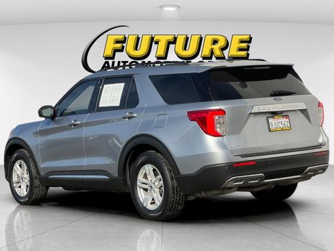Certified 2022 Ford Explorer XLT w/ Equipment Group 202A image 5