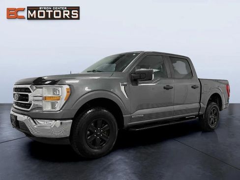 Used 2022 Ford F150 XLT image 2