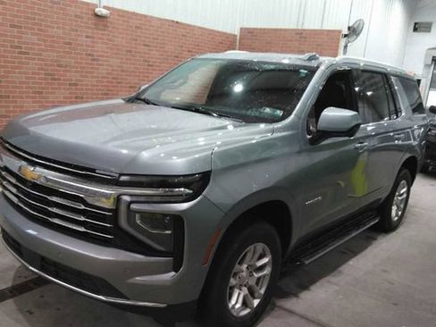 Used 2025 Chevrolet Tahoe LT AWD/4WD image 4