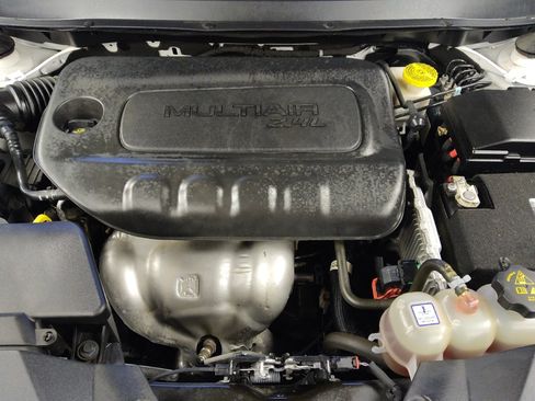 Used 2021 Jeep Cherokee Latitude AWD/4WD image 30