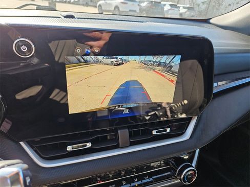 Used 2025 Chevrolet Equinox LT image 21