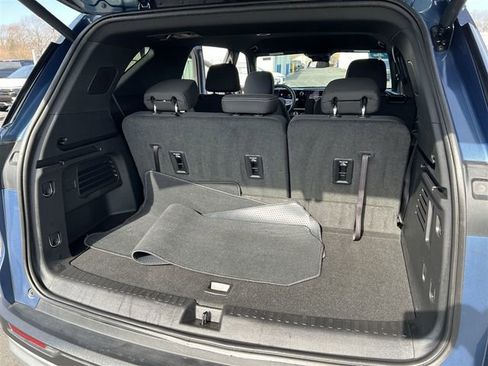 Certified 2025 Chevrolet Traverse LT image 21