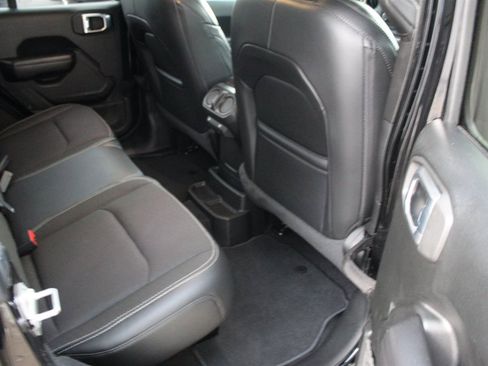 Used 2020 Jeep Wrangler Unlimited Sport image 14