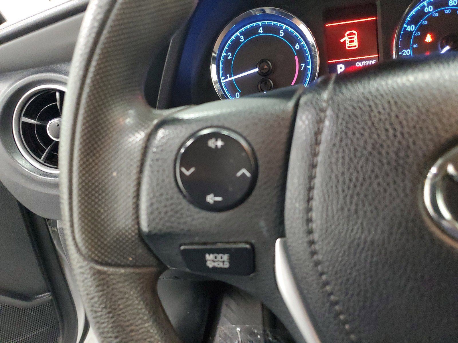 Used 2019 Toyota Corolla LE FWD image 23