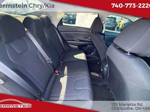 Used 2024 Hyundai Elantra SE FWD image 23