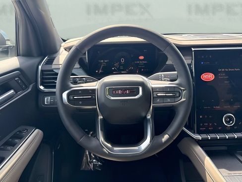 Used 2025 GMC Acadia Elevation w/ Elevation Premium Package FWD image 15