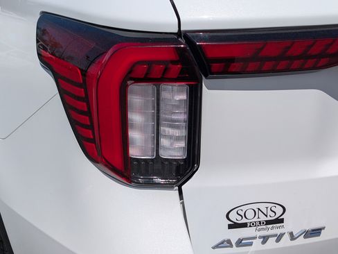 New 2026 Ford Explorer Active w/ Active Comfort Package image 12