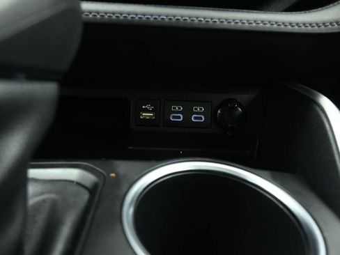 Used 2023 Toyota Highlander XLE image 19