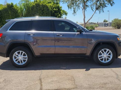 Used 2017 Jeep Grand Cherokee Laredo w/ Quick Order Package 23E AWD/4WD image 11
