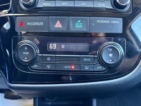 Used 2016 Mitsubishi Outlander ES FWD image 15