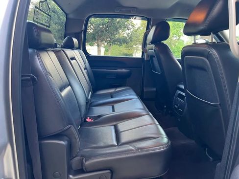 Used 2014 Chevrolet Silverado 2500 LT w/ Interior Plus Package image 23