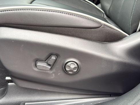 New 2026 Chrysler Pacifica Limited image 11