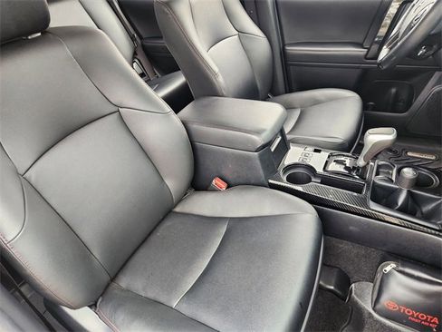 Used 2024 Toyota 4Runner TRD Off-Road Premium image 10