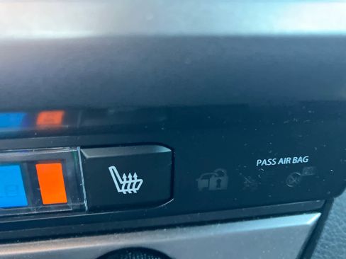 Certified 2020 Toyota Tacoma Limited image 32