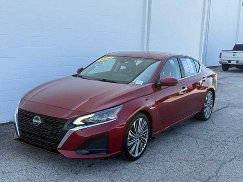 Used 2024 Nissan Altima 2.5 SL FWD image 29
