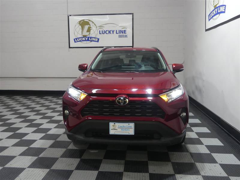 Used 2021 Toyota RAV4 XLE AWD/4WD image 2
