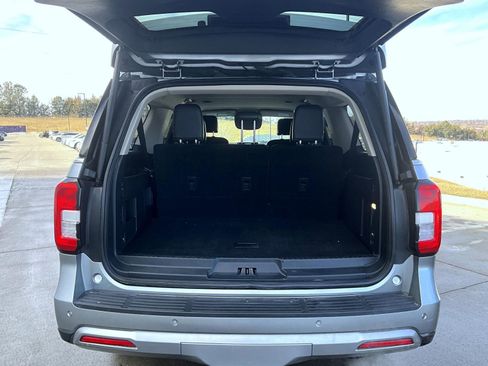 Used 2024 Ford Expedition Max XLT image 23