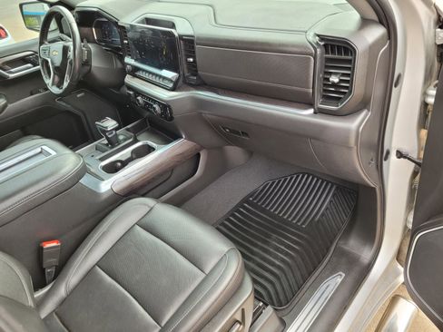 Used 2022 Chevrolet Silverado 1500 LTZ w/ Z71 Off-Road Package image 10