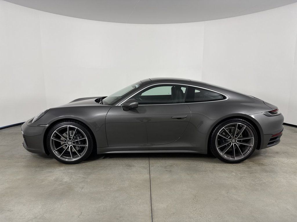 Certified 2024 Porsche 911 Carrera 4 AWD/4WD image 2