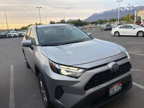Used 2022 Toyota RAV4 XLE w/ XLE Grade Weather Package AWD/4WD image 6