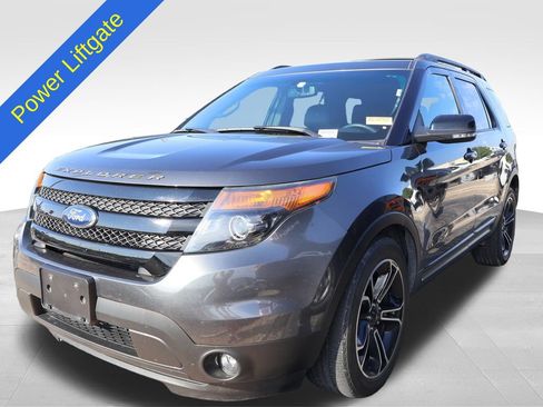 Used 2015 Ford Explorer Sport w/ Equipment Group 401A AWD/4WD image 7