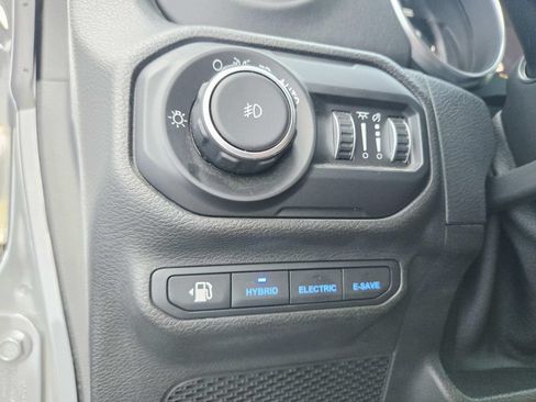 Certified 2021 Jeep Wrangler Unlimited Sahara w/ Dual Top Group AWD/4WD image 38