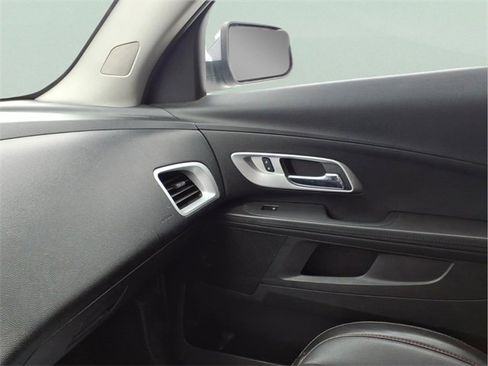 Used 2016 Chevrolet Equinox LTZ w/ Enhanced Convenience Package image 22