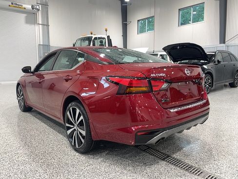 Used 2022 Nissan Altima 2.5 SR AWD/4WD image 14