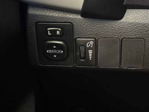 Used 2018 Toyota Corolla LE FWD image 27
