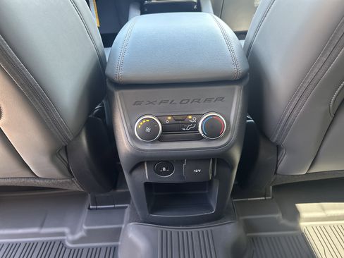 New 2025 Ford Explorer Active w/ Active Comfort Package image 30