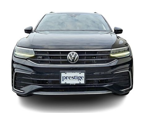 Certified 2023 Volkswagen Tiguan SE R-Line image 2