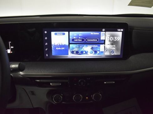 Certified 2025 Nissan Kicks SV image 17