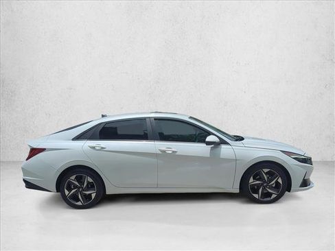 Used 2021 Hyundai Elantra Limited FWD image 4