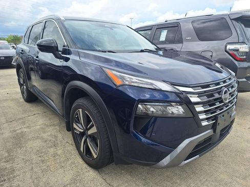 Used 2024 Nissan Rogue SL w/ SL Premium Package AWD/4WD image 3