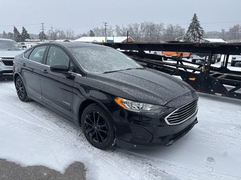 Used 2019 Ford Fusion SE image 3