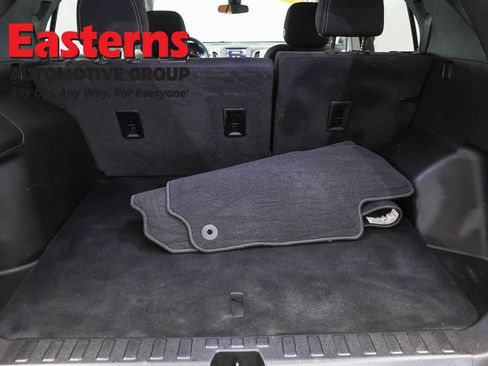 Used 2022 Chevrolet Equinox LS w/ LS Convenience Package FWD image 9