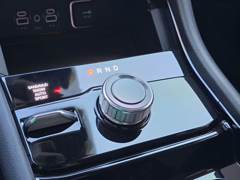 Used 2023 Jeep Grand Cherokee Limited w/ Luxury Tech Group II image 31