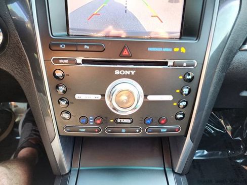 Used 2017 Ford Explorer Sport w/ Equipment Group 401A AWD/4WD image 26