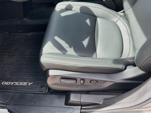 Certified 2026 Honda Odyssey EX-L image 32