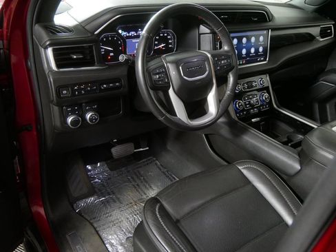 Used 2021 GMC Yukon Denali w/ Denali Premium Package AWD/4WD image 11