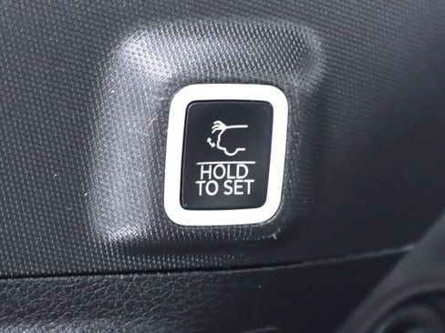 Used 2022 Jeep Grand Cherokee Overland w/ Luxury Tech Group IV image 44