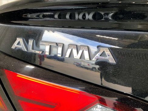 Used 2021 Nissan Altima 2.5 SV FWD image 9