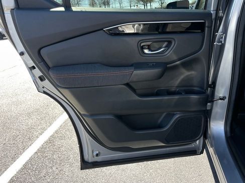 Used 2025 Honda Pilot Sport image 37