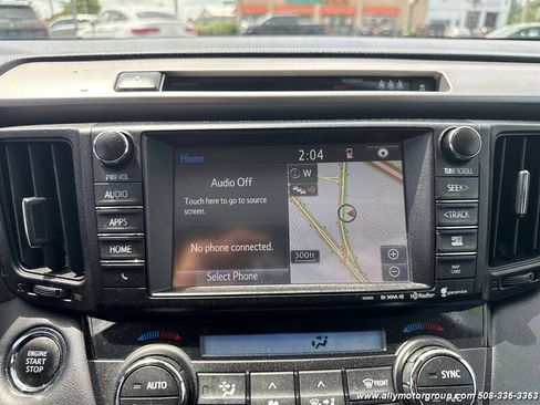 Used 2017 Toyota RAV4 XLE AWD/4WD image 24