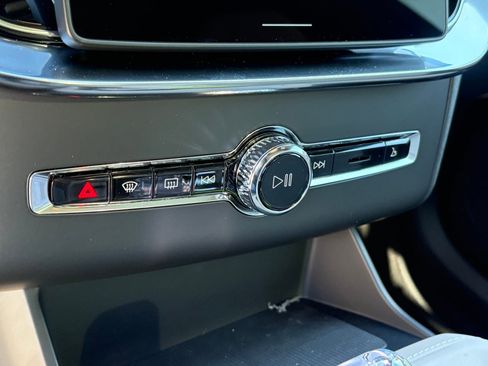 New 2026 Volvo XC90 B6 Ultra w/ Lounge Package image 15