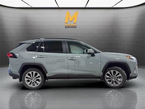 Used 2023 Toyota RAV4 XLE Premium image 2